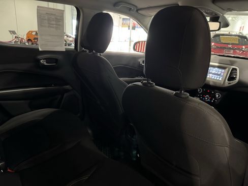 Used 2019 Jeep Compass Sport image 35