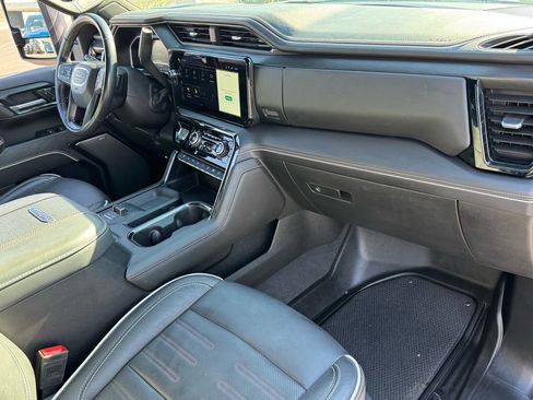Used 2024 GMC Sierra 2500 AT4X image 23