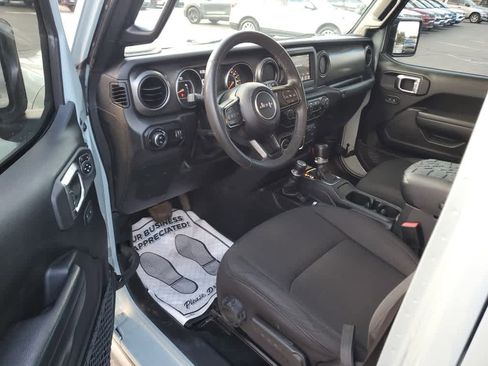 Used 2023 Jeep Gladiator Sport image 12