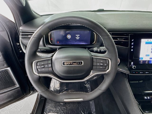 Used 2023 Jeep Wagoneer L 2WD w/ Premium Group I image 11