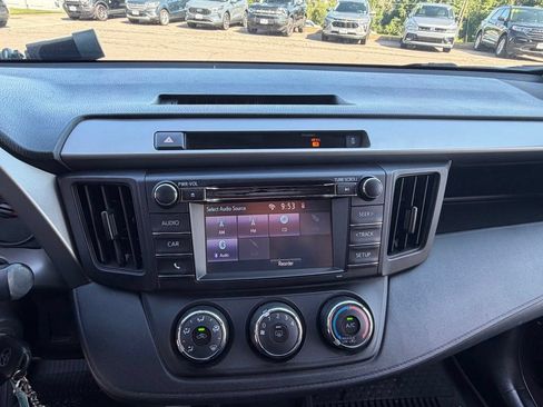 Used 2016 Toyota RAV4 LE AWD/4WD image 25