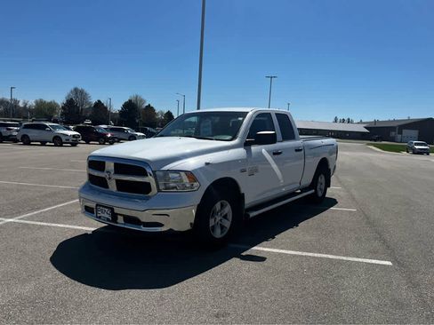 Used 2019 RAM 1500 Tradesman w/ Chrome Appearance Group AWD/4WD image 7