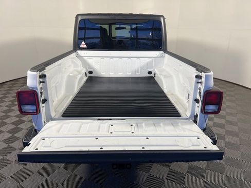 Certified 2020 Jeep Gladiator Sport image 8
