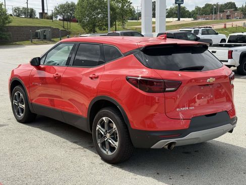 Used 2025 Chevrolet Blazer LT AWD/4WD image 3