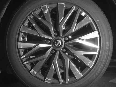 Used 2025 Nissan Altima 2.5 SV FWD image 14