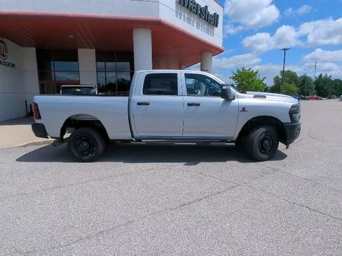 New 2026 RAM 2500 Tradesman AWD/4WD image 33
