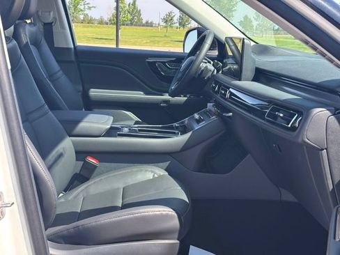 New 2026 Lincoln Aviator AWD image 23