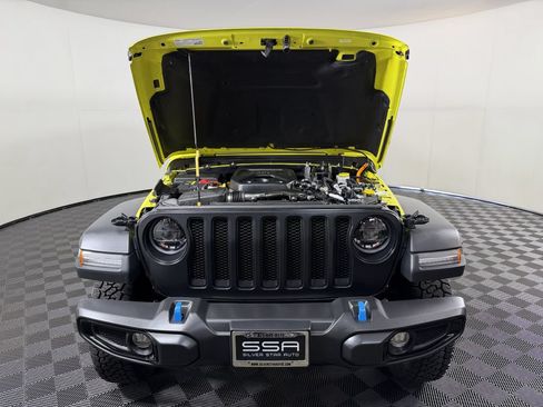 Used 2023 Jeep Wrangler Unlimited w/ Cold Weather Group AWD/4WD image 14