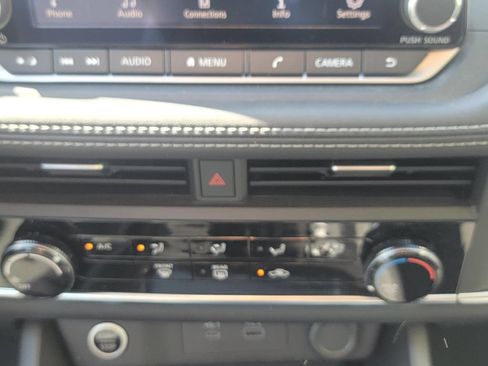 Used 2023 Nissan Rogue S AWD/4WD image 22