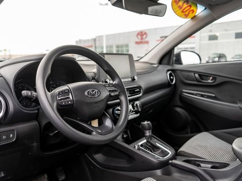 Used 2022 Hyundai Kona SE image 18