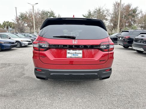 New 2026 Honda Pilot Sport image 5