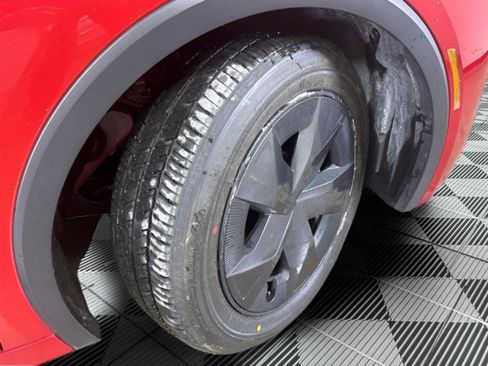 Used 2023 Toyota Prius LE image 9