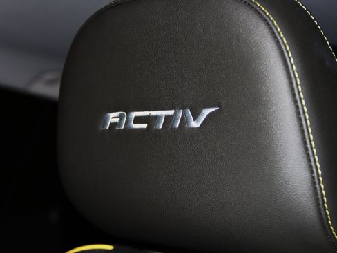 Used 2025 Chevrolet Trax ACTIV w/ Sunroof Package FWD image 38