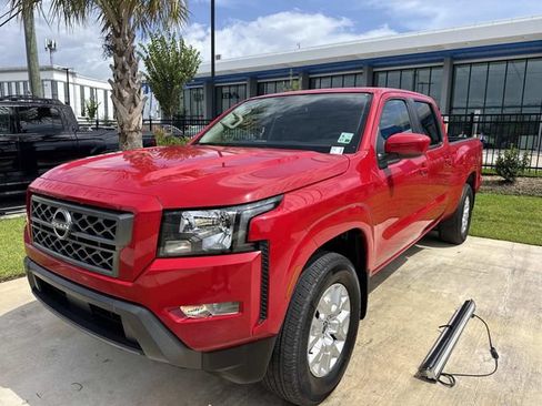 Used 2022 Nissan Frontier SV w/ Technology Package AWD/4WD image 3