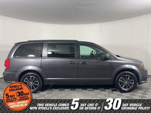 Used 2019 Dodge Grand Caravan GT image 3