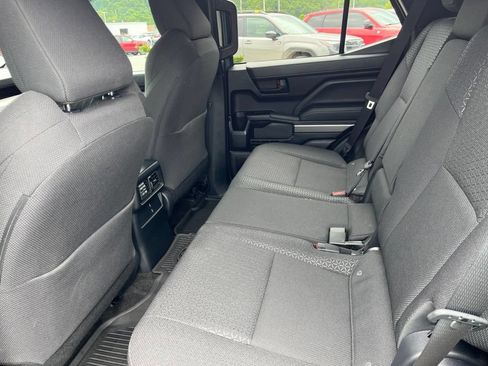 Used 2025 Toyota 4Runner SR5 AWD/4WD image 13