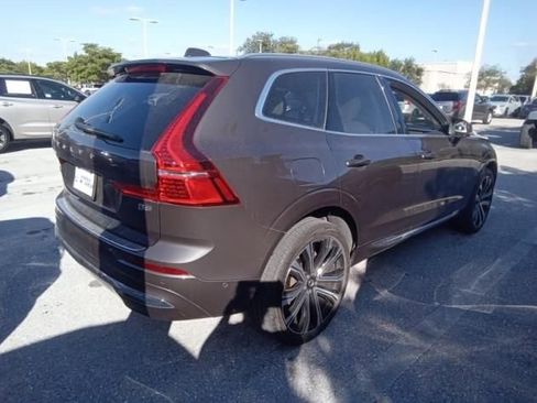 Certified 2023 Volvo XC60 B5 Ultimate w/ Protection Package Premier image 2
