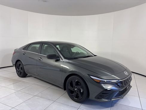 New 2026 Hyundai Elantra SEL Sport image 7