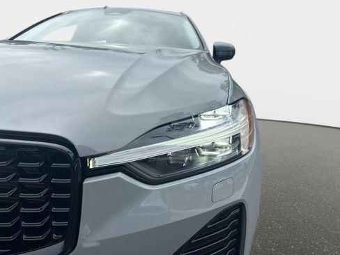 Certified 2025 Volvo XC60 B5 Plus image 9