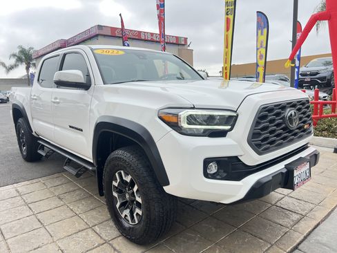 Used 2022 Toyota Tacoma TRD Off-Road w/ Technology Package image 1