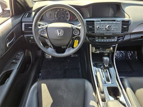 Used 2017 Honda Accord Sport image 12