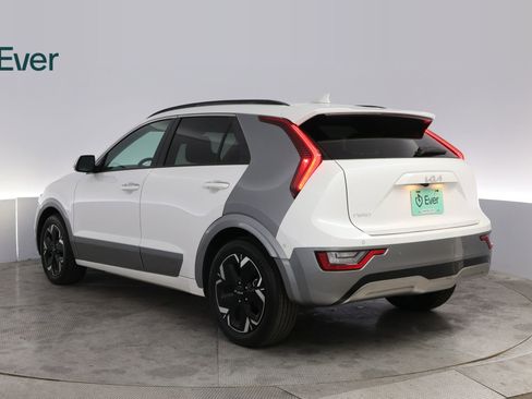 Used 2023 Kia Niro Wave FWD image 17