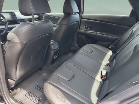 New 2026 Hyundai Elantra SEL Sport FWD image 15