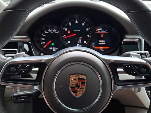 Certified 2019 Porsche Macan AWD/4WD image 23