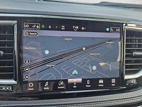 Used 2024 Chrysler Pacifica Limited FWD image 12