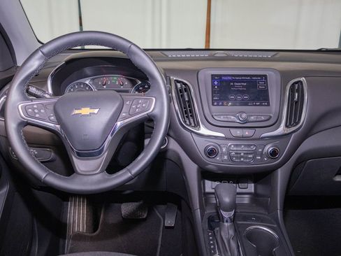 Used 2024 Chevrolet Equinox LT AWD/4WD image 16