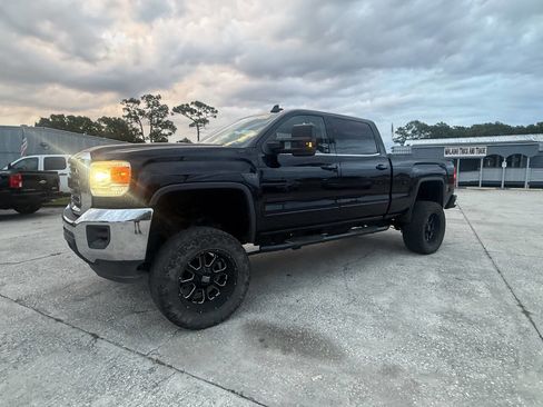 Used 2016 GMC Sierra 2500 SLE w/ Suspension Package, Off-Road AWD/4WD image 3