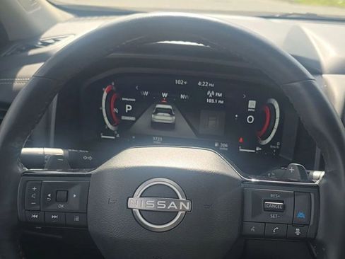 Used 2025 Nissan Rogue Platinum FWD image 15