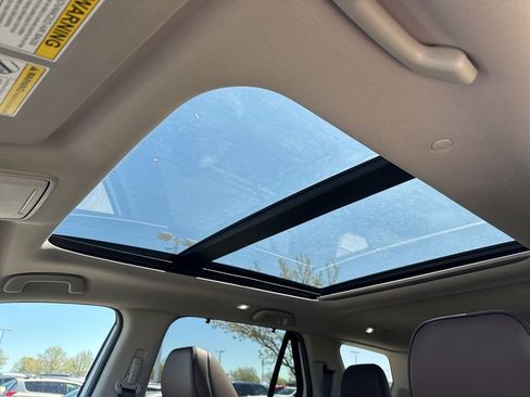 Used 2024 Honda Pilot Elite image 6