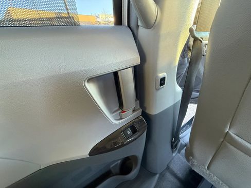 Used 2017 Toyota Sienna XLE Premium w/ Protection Package image 45