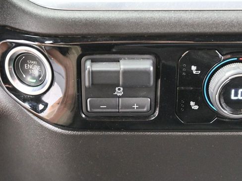 Used 2025 Chevrolet Silverado 2500 LT AWD/4WD image 24