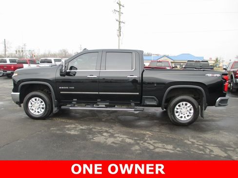 Used 2024 Chevrolet Silverado 2500 LTZ w/ LTZ Convenience Package image 11