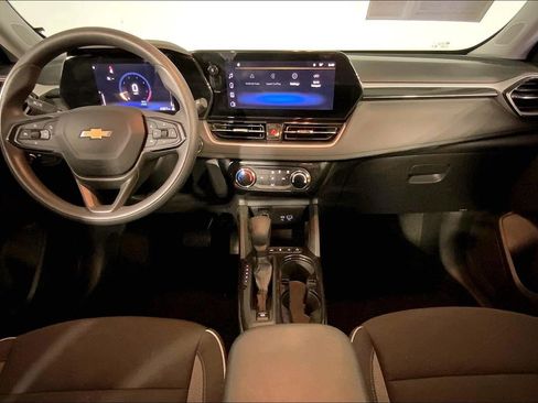 Used 2025 Chevrolet TrailBlazer LT AWD/4WD image 15