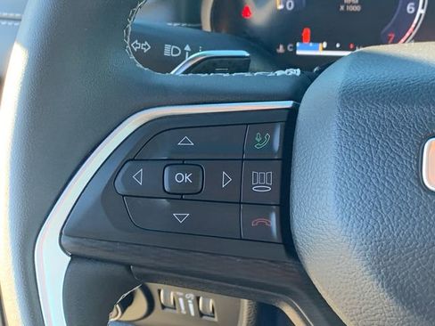 Used 2023 Jeep Grand Cherokee L Laredo image 30
