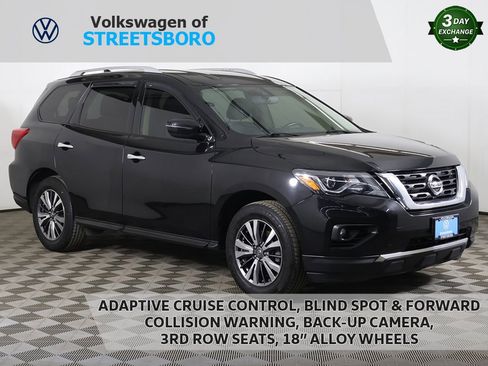 Used 2019 Nissan Pathfinder SV image 1