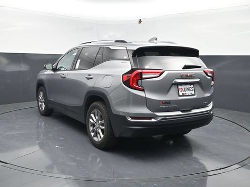 Used 2024 GMC Terrain SLT AWD/4WD image 7