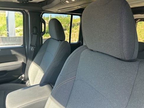 Used 2024 Jeep Wrangler Unlimited Sport AWD/4WD image 10