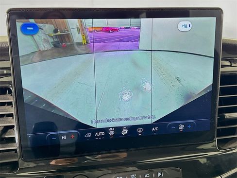 Used 2023 Ford Transit 350 XLT image 29