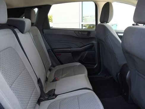 Used 2022 Ford Escape SE image 25