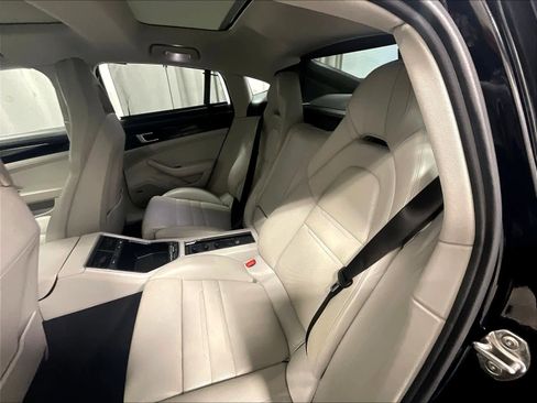 Used 2018 Porsche Panamera 4S image 15