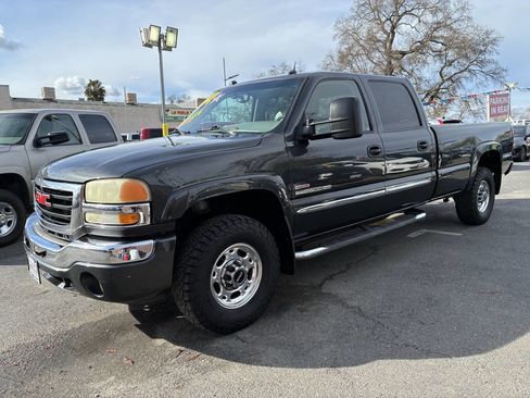 Used 2005 GMC Sierra 2500 SLT w/ Heavy-Duty Power Package image 1
