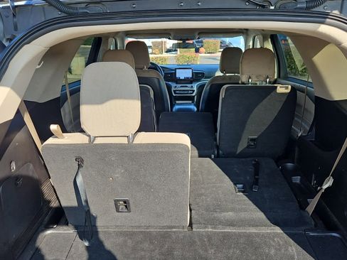 Used 2020 Ford Explorer XLT image 9