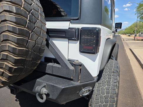 Used 2015 Jeep Wrangler Unlimited Sport w/ Connectivity Group AWD/4WD image 34