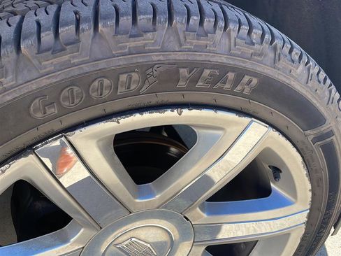 Used 2020 Cadillac Escalade Premium Luxury image 5