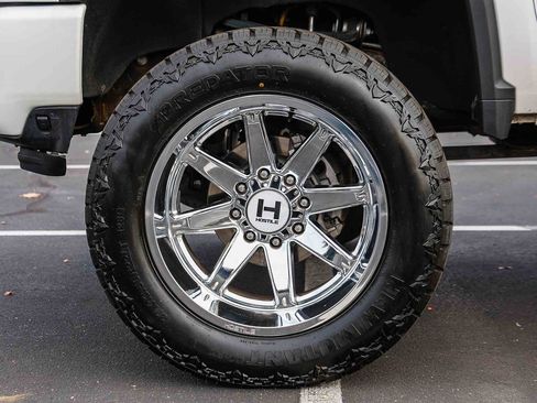 Used 2022 Chevrolet Silverado 2500 High Country w/ Safety Package II image 9