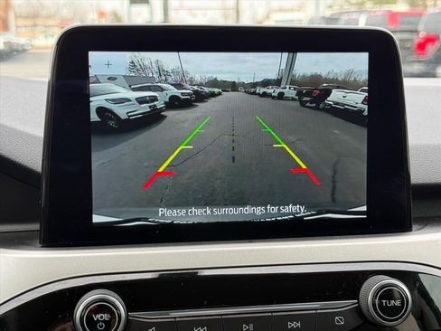 Used 2022 Ford Escape SE w/ SE Sport Appearance Package image 25